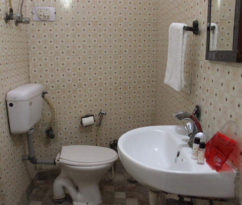 Oyo Rooms Noida Sector 12 Exterior photo